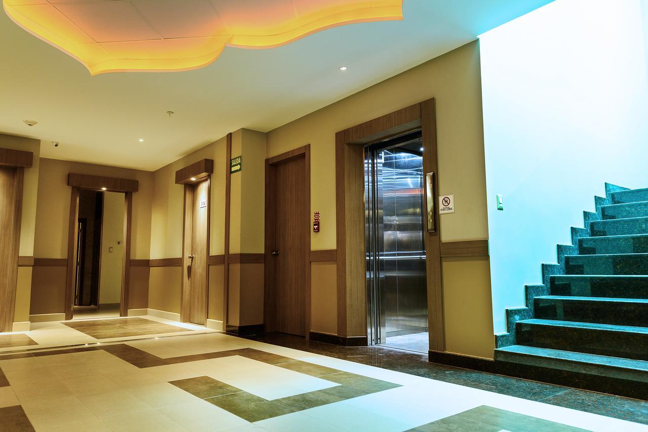 Np Hotel Y Suites Гуаякиль Экстерьер фото