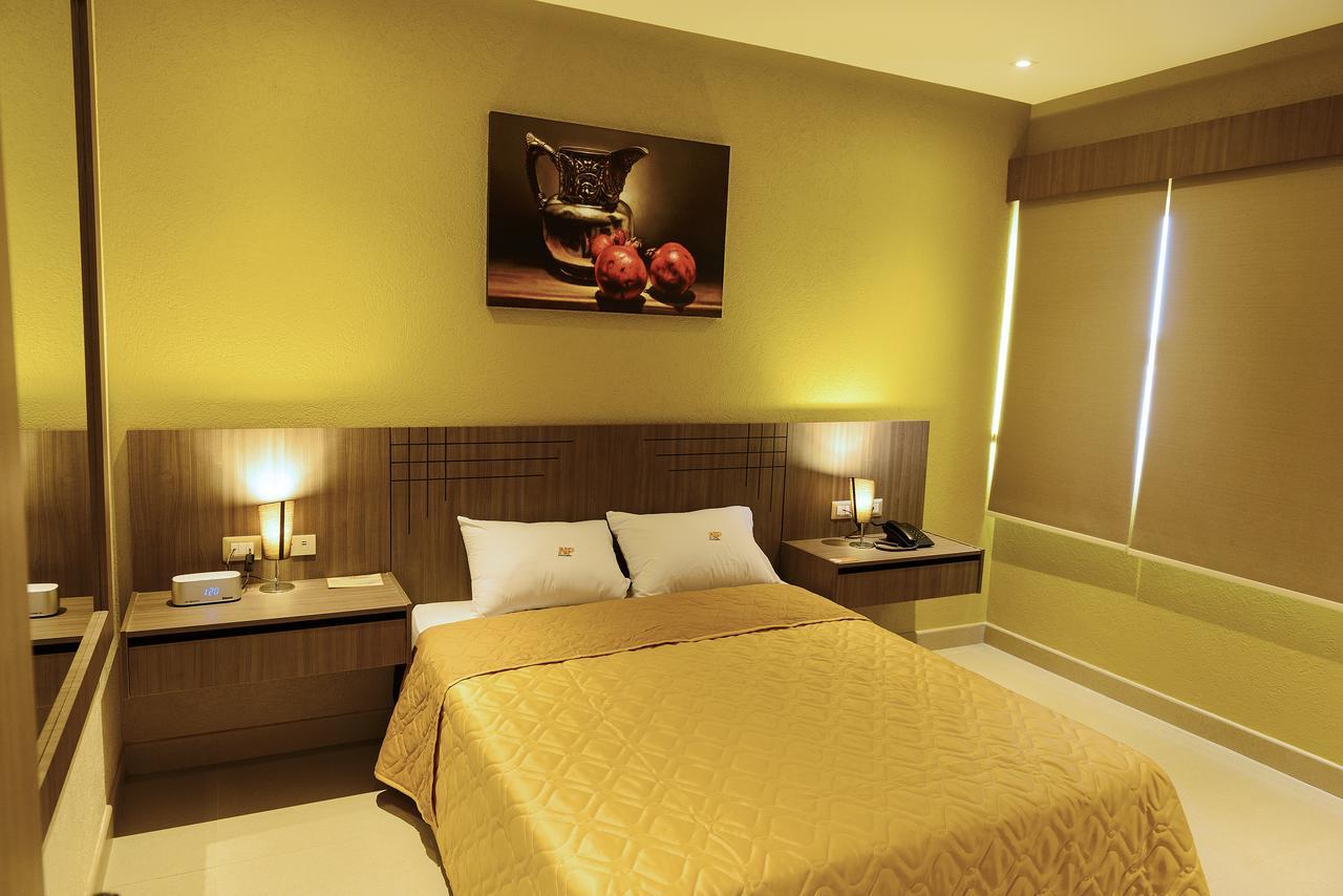 Np Hotel Y Suites Гуаякиль Экстерьер фото