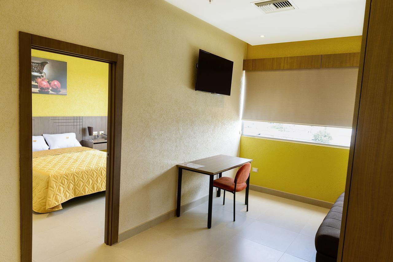Np Hotel Y Suites Гуаякиль Экстерьер фото