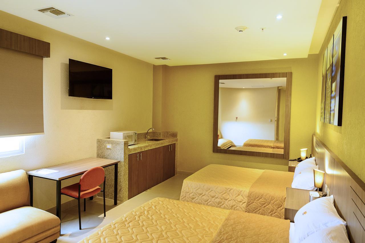 Np Hotel Y Suites Гуаякиль Экстерьер фото